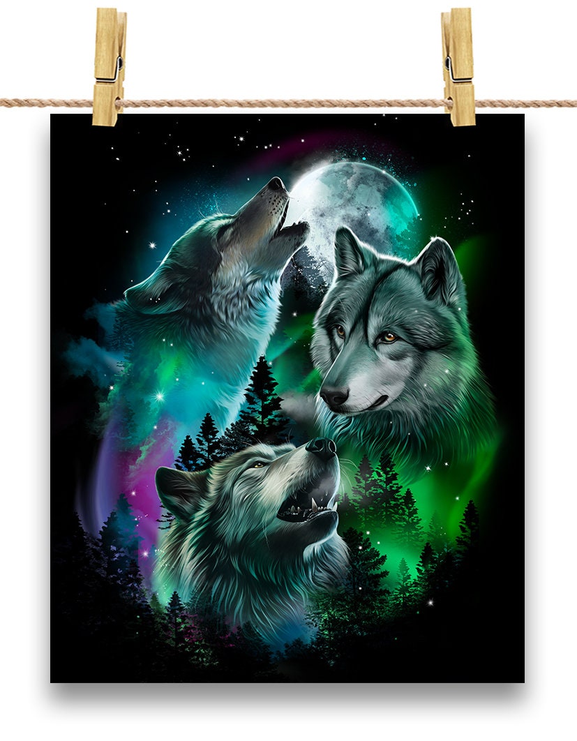 Caça ao Lobo Cinzento na Floresta sob Lua Cheia e Aurora - Impressão de pôster, arte de parede, decoração de casa e cartão postal - PrintStarTee