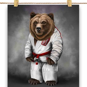 Artiste martial Grizzly Bear en judogi blanc : Judo et karaté - Impression d'affiche, art mural, décoration intérieure et carte postale - PrintStarTee