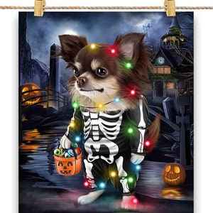 Chien chihuahua chocolat en costume squelette : déguisement de fête d'Halloween - impression d'affiche, art mural, décoration d'intérieur et carte postale - PrintStarTee