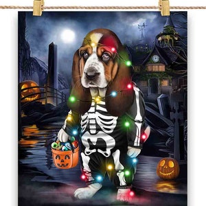 Chien Basset Hound en costume de squelette : déguisement de fête d'Halloween - Impression d'affiche, art mural, décoration intérieure et carte postale - PrintStarTee