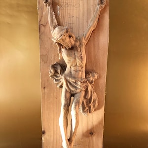 CROCIFISSO SU TAVOLA