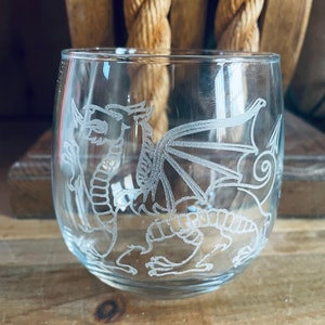 Welsh Dragon Stemless Large Wine Glass 16.75 Ounces Laser Engraved Can be Personalized