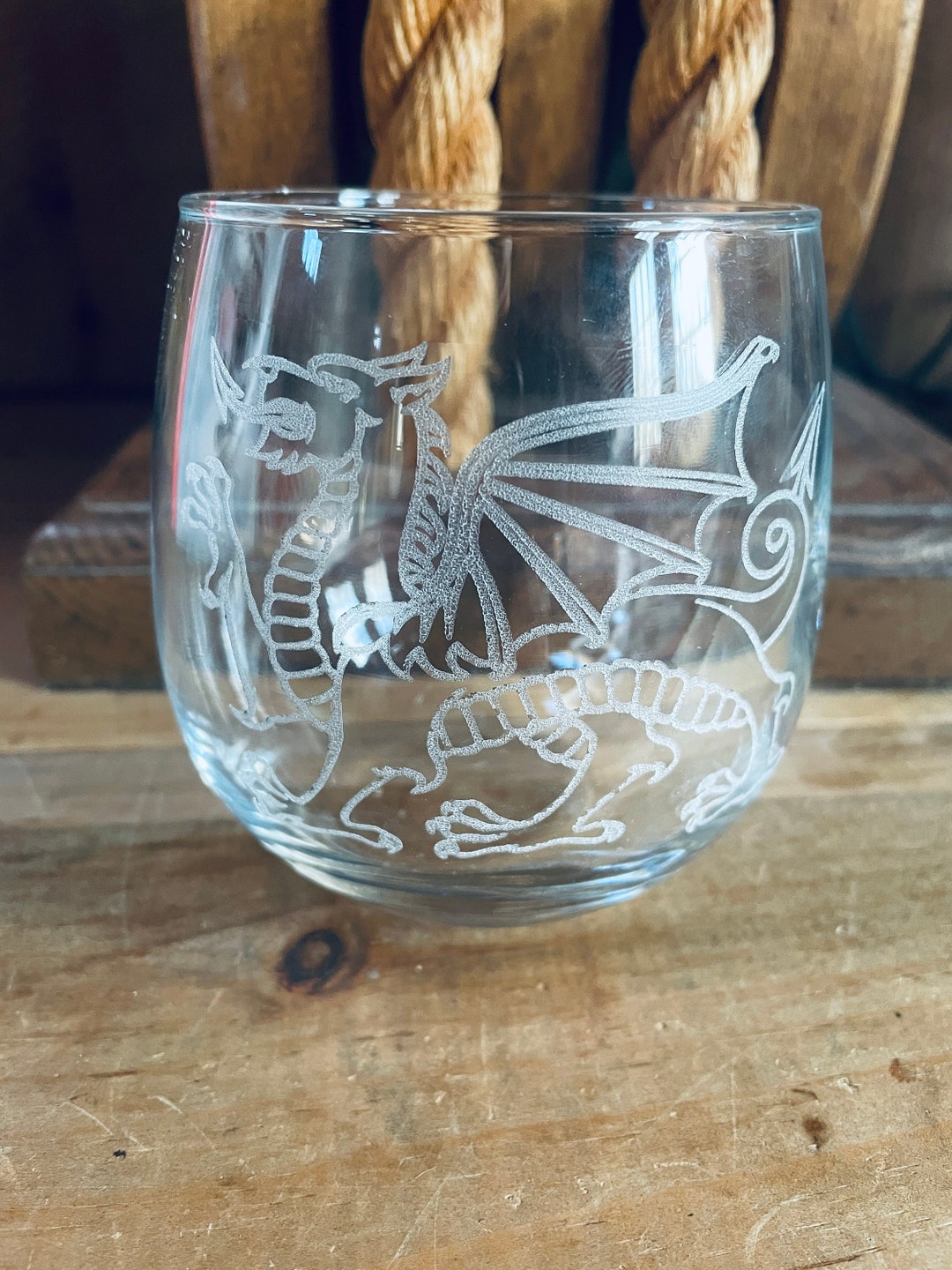 Welsh Dragon Stemless Large Wine Glass 16.75 Ounces Laser Engraved Can