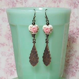 Romantic Pink Rose Heart Earrings, Victorian Earrings, Vintage Style Earrings, Antique Style Earrings, Costume Jewelry, Pink Rose Earrings