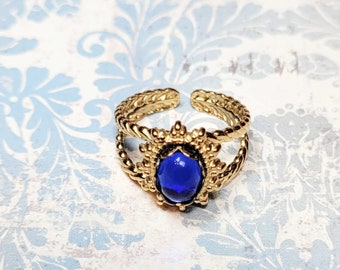 Vintage Blue Glass Cabochon Ring, Blue Ring, Gold Tone Ring, Blue Statement Ring, Costume Jewelry Ring, SIZE 7.5