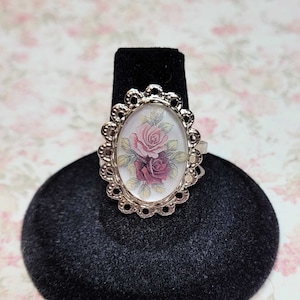 Antique Roses Ring, Vintage Style Cameo Ring, Rose Cameo Ring, Costume Jewelry Ring, Silver Tone, Statement Ring, SIZE 8 Ring