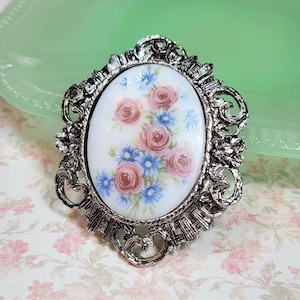 Vintage Floral Cameo Brooch, Convertible Brooch/Pendant, Antique Style Brooch. Victorian Brooch, Vintage Style Brooch, Vintage Lover Gift
