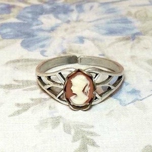 Silver Plated Cameo Ring, Dainty Cameo Ring, Antique Style Cameo Ring, Victorian Style Ring, Adjustable Ring Size 7-9