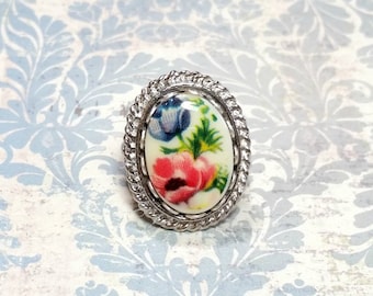 Vintage Floral Cameo Ring, Costume Jewelry Ring, Statement Ring, Romantic Style Ring, Vintage Style Ring, Adjustable Ring Size 6-8