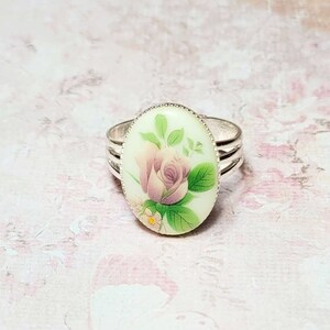 Pink Rose Ring, Silver Tone Rose Cameo Ring, Antique Style Ring, Victorian Ring, Vintage Style Ring, Adjustable Ring Size 7-9