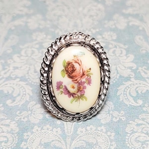 Vintage Rose Cameo Ring, Silver Tone Ring, Floral Cameo Ring, Statement Ring, Vintage Style Ring, Cocktail Ring, Adjustable Ring Sz 6.5-9