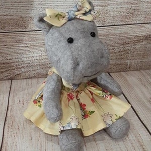 PDF *DOWNLOAD* Lulu Hippo Sewing Pattern and Instructions A4 - 26cm when made