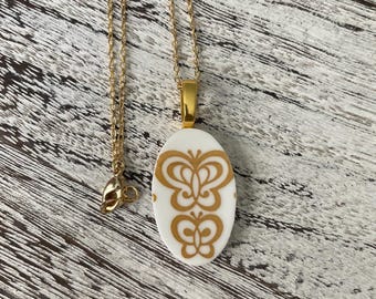 Broken china Corelle necklace