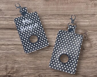 Porta badge identificativo per allarme a pois bianchi e neri ***Con personalizzazione ricamata opzionale*** Foro per allarme in alto, in basso o senza foro