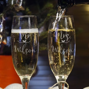 Personalized Crystal Wedding Flutes (set of 2) - Engraved Toasting Flutes - Mr. Mrs. Champagne Flutes - Bride and Groom Champagne Glasses