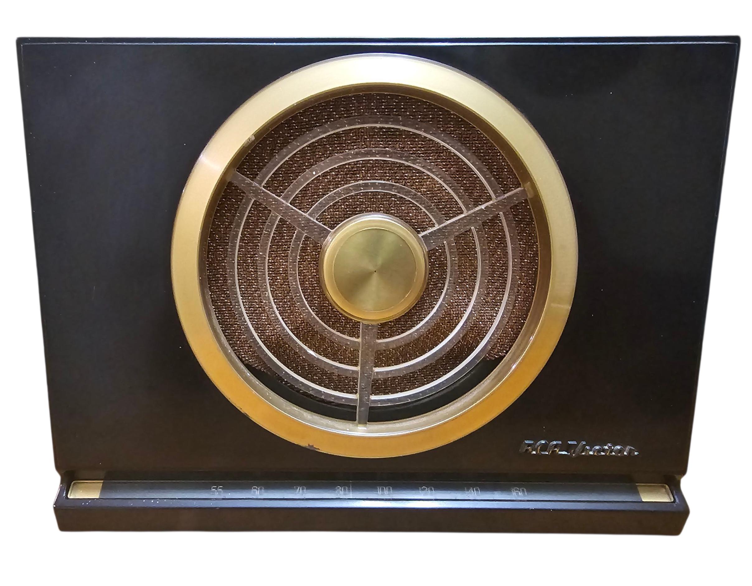 米国RCAビクター（RCA Victor）真空管ラジオ Model 2-X-61｜覆面えるの