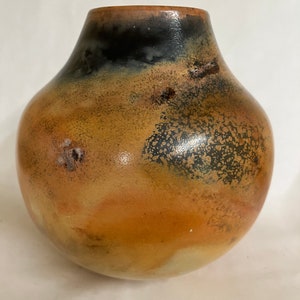 Pit-fired ceramic vessel