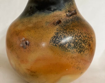 Pit-fired ceramic vessel