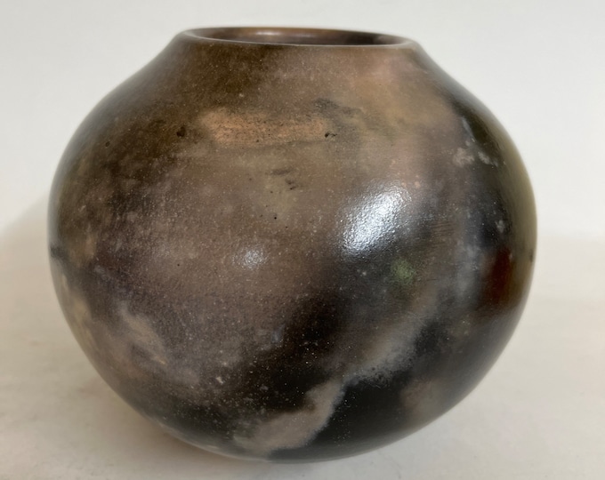 Pit-fired ceramic vessel