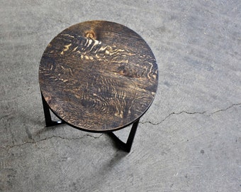 Loft Snail LEL-O / Table d’appoint ronde avec surface en chêne huilé / surface en chêne huilé / table basse / pieds en métal noir / table d’appoint / 40x45 cm