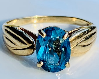Vintage Gold Ring Blue Topaz Ring Alternative Engagement Ring Vintage Topaz Ring set in yellow gold