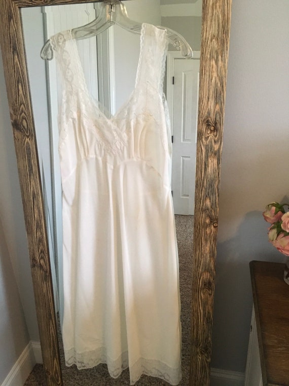 Vintage NOS White Parisian Maid Nightgown Size 32… - image 5