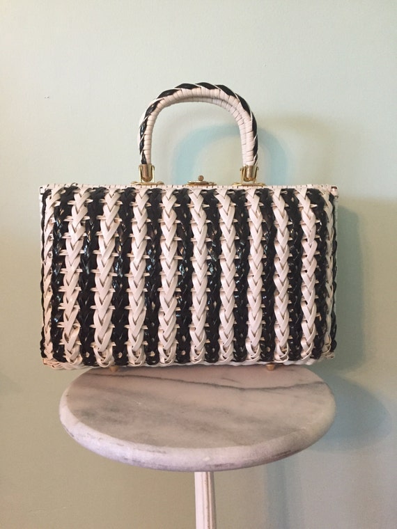 Vintage Black and White Handbag/Vintage Purse, 196