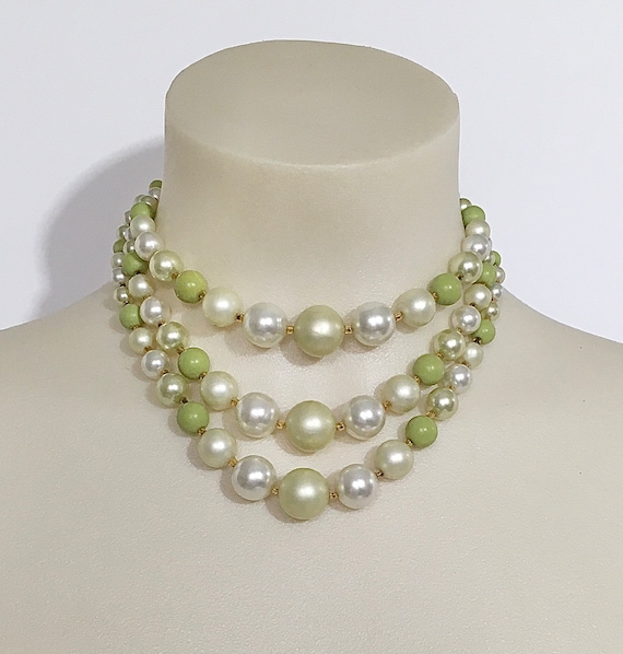 Vintage 3-Strand Pearl & Green Beaded Necklace, V… - image 1