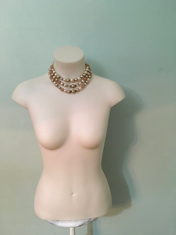 Vintage 1950s champagne colored lucite beaded nec… - image 3