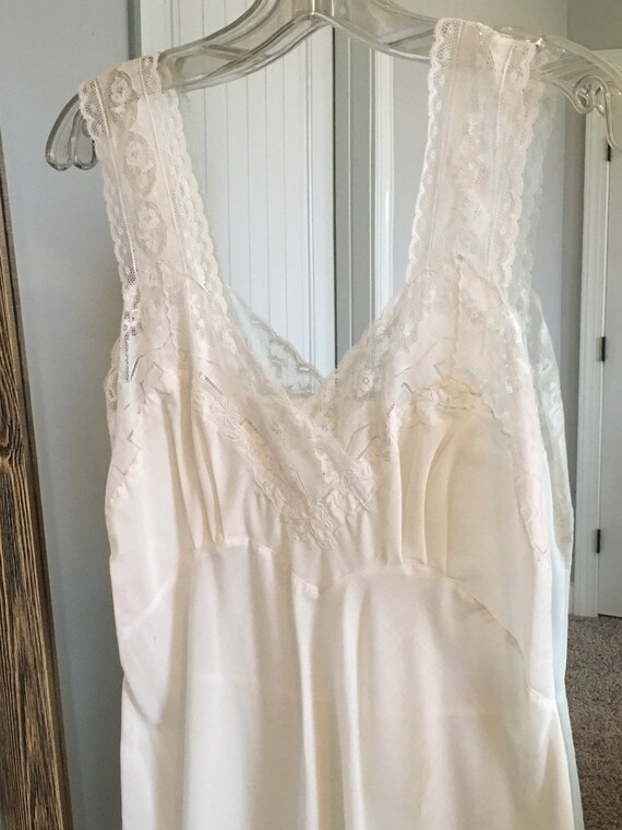 Vintage NOS White Parisian Maid Nightgown Size 32… - image 4