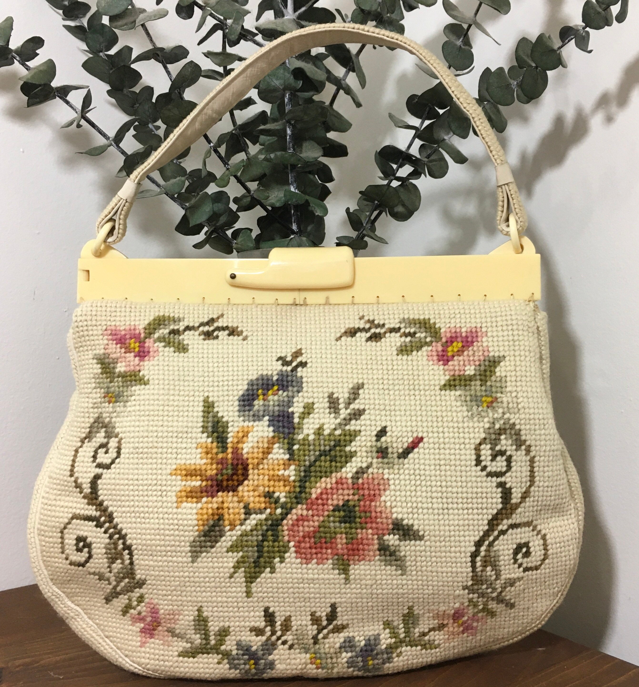 Vintage Ladies' Needlepoint Handbag/Purse – Williamsburg Antique Mall