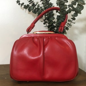 1950s 1960s Red Vinyl Top Handle Handbag, Vintage Retro Mid Purse, Mid Century Accessory