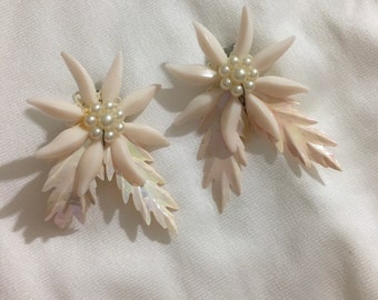 1950s Flower Clip On Earrings, Vintage Earrings, Mid Century Jewelry