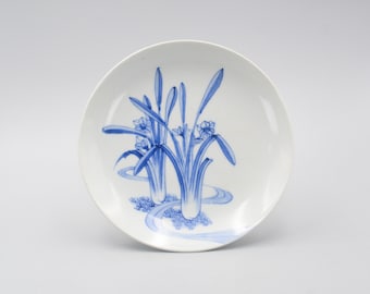 Antique Japanese Blue And White Porcelain Flower Decoration Dish