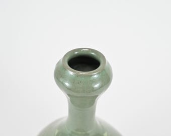 申相浩（1947年生まれ）韓国現代陶芸家 青磁緑粉青ニンニク頭花瓶