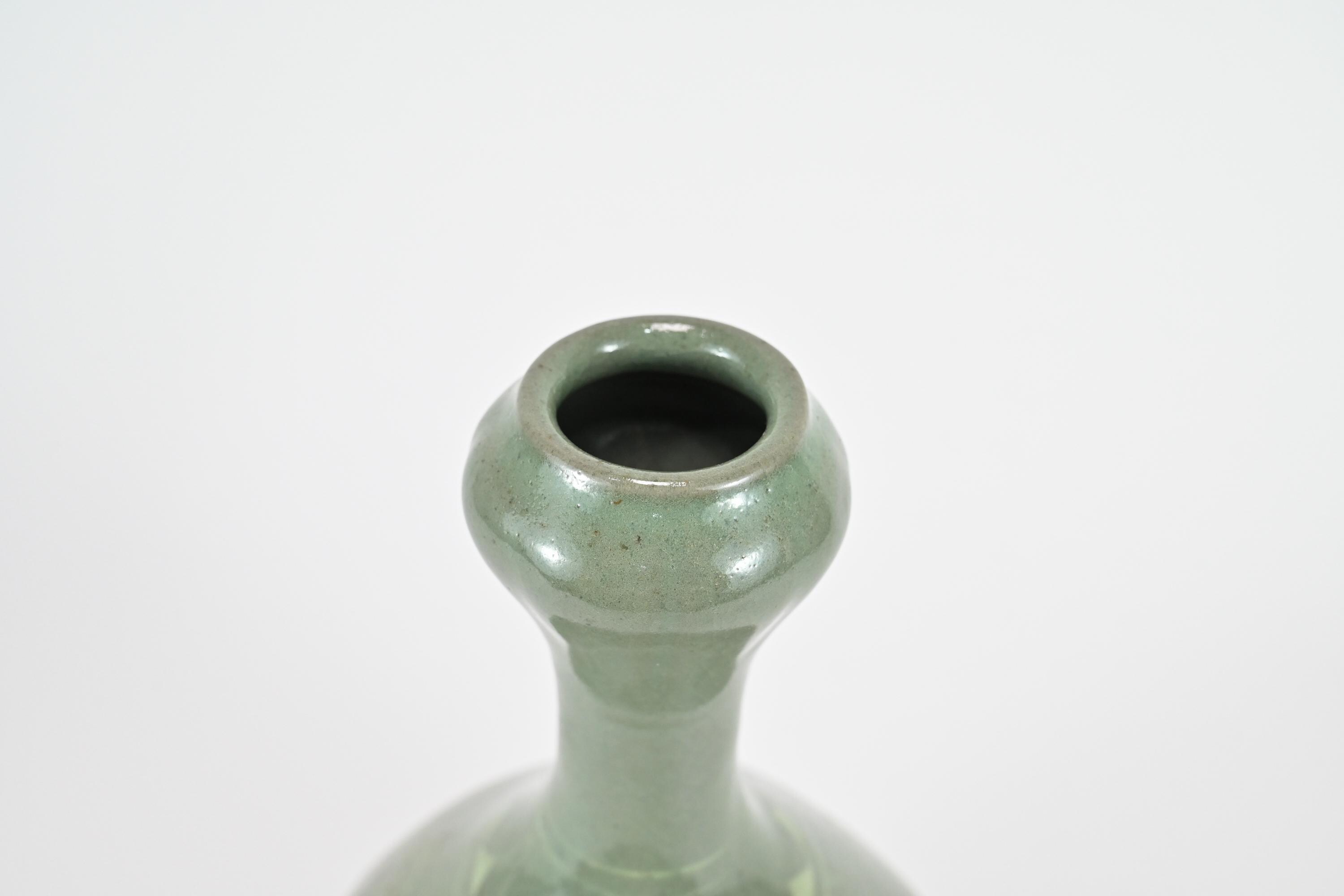 申相浩（1947年生まれ）韓国現代陶芸家 青磁緑粉青ニンニク頭