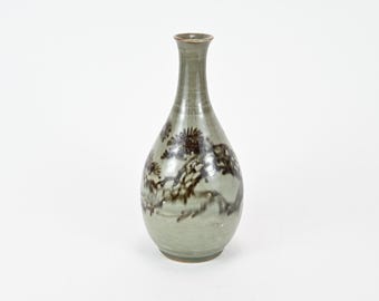 Handmade Korean Ceramic Inlaid Celadon (상감 청자) Moon Jar