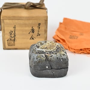 Vintage Japanese Pottery Rakunyu Shigaraki Ware Kogo Incense Storage Case
