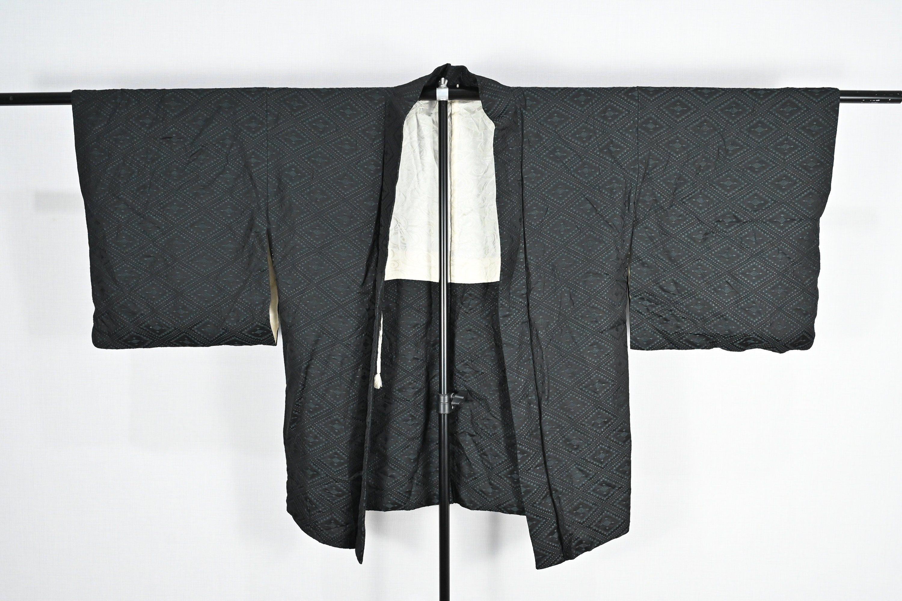 Japanese Vintage Haori Black Kimono 正絹 Vintage Japanese Kimono Haori Jacket Silk Black Sakura