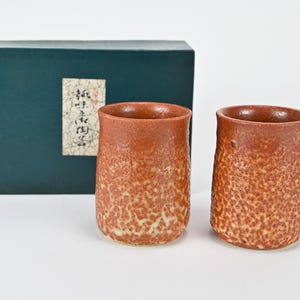 Paire de tasses à thé japonaises vintage Yunomi Chawan en poterie Shino Ware