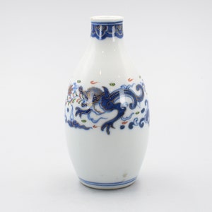 Antique Japanese Porcelain Dragon Tokkuri Sake Bottle With Kutani Marked