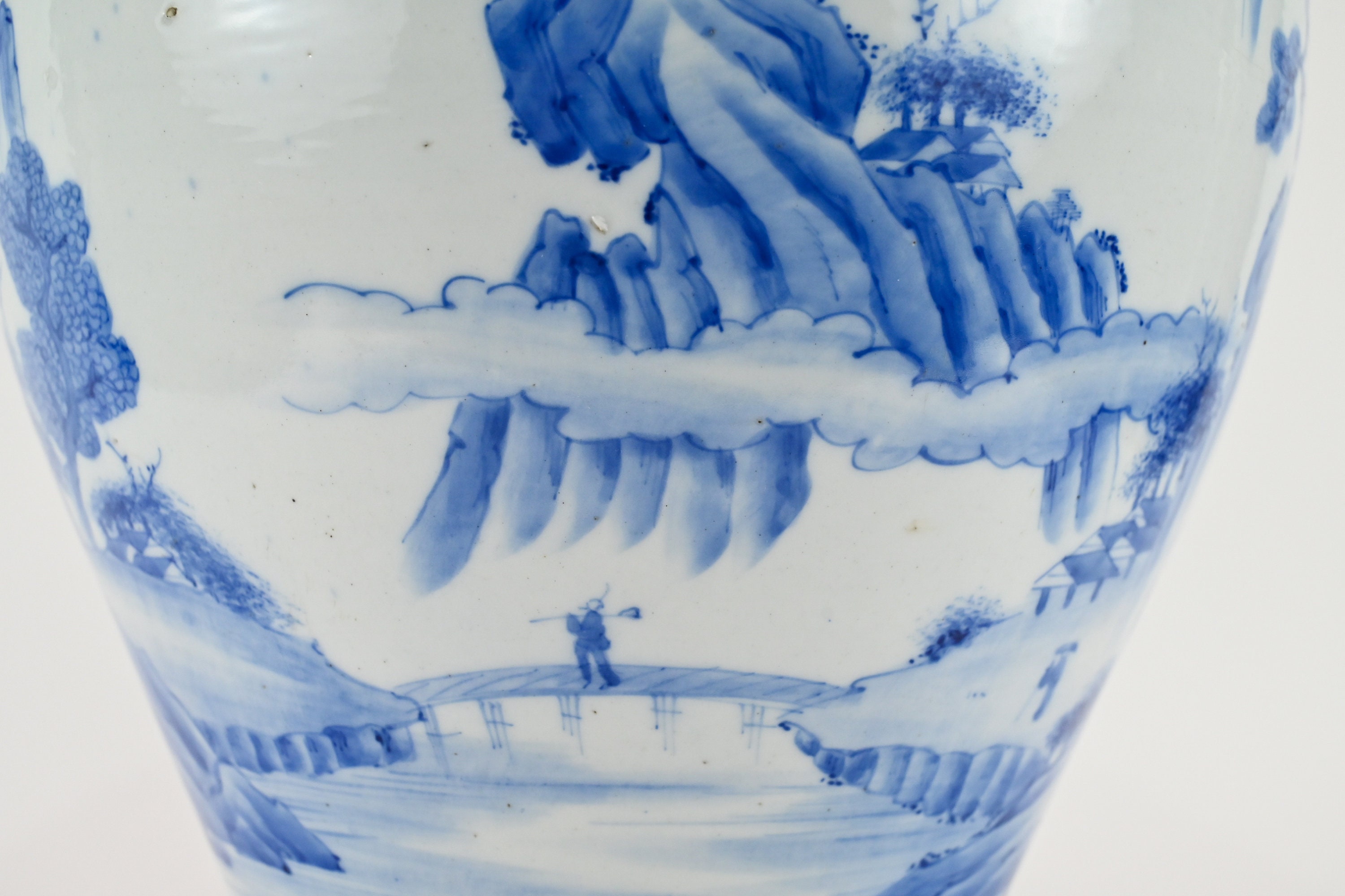 素晴らしい大型アンティーク 平戸青白磁風景画壺花瓶 19世紀
