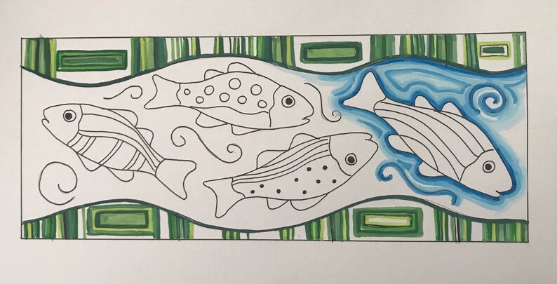 K&ouml;nnte beinhalten: Eine Schwarzwei&szlig;-Zeichnung von vier Fischen, die in einem Bach schwimmen. Die Fische sind stilisiert und haben gro&szlig;e Augen. Der Bach ist mit Wellenlinien und gr&uuml;nen Schilf an beiden Seiten dargestellt.