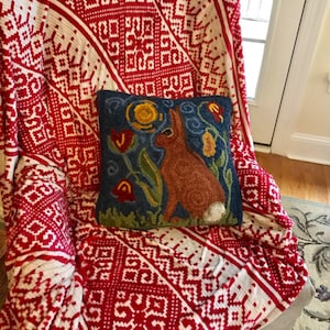 Original rug hooking pattern, hand drawn on primitive Linen. Perfect pillow size , spring rabbit.