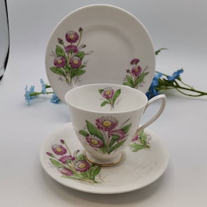 Wonderful Royal Albert Flower of the month trio. April Daisy. Original Old style.