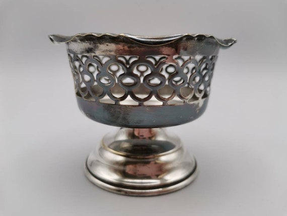 Vintage Petite Silver-Toned Bowl with Footed Base Vintage Petite Silver-Toned Bowl with Footed Base