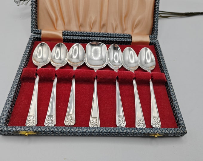 Lovely Set of 6 Silver Plated Teaspoons and Sugar Spoon. Original Box