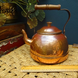 Vintage 1970s COPPER KETTLE , Made in PORTUGAL - Turned wooden handle & lid knob, restored - Beautiful shape - Fully usable -