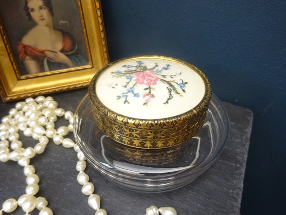 1940s ROSES JEWELLERY BOX by 'Regent of London' -… - image 5