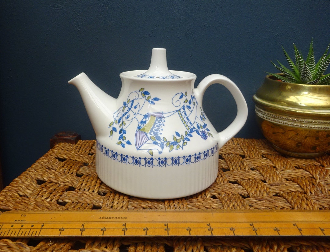 1960s TURI GRAMSTAD OLIVER Lotte Teapot, Figgjo Flint Norwegian, Mid